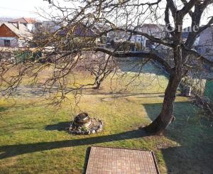 Rodinný dom na peknom slnečnom rovinatom pozemku - Mokrance