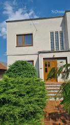 Rodinný dom s možnosťou využitia aj ako dvojgeneračný spolu so samostatnou stavbou - Mokrance