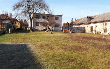 Rodinný dom na peknom slnečnom rovinatom pozemku - Mokrance