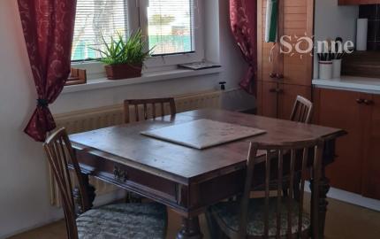 Rodinný dom na peknom slnečnom rovinatom pozemku - Mokrance