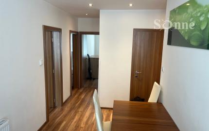 Na predaj priestranný, slnečný a moderne zrekonštruovaný 3 izb. byt - Košice, Nad jazerom