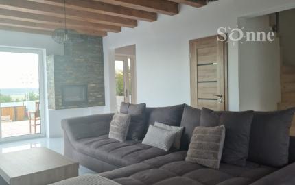 Skolaudovaný a zariadený záhradný dom v Moldave nad Bodvou.