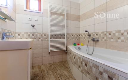 Vidiecky dom s pozemkom so samostatným prístupom- Budulov