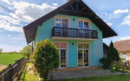 Vidiecky rodinný dom v Debradi