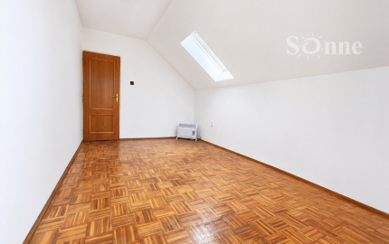 Vidiecky rodinný dom v Debradi