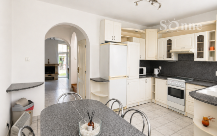 Vidiecky rodinný dom v Debradi