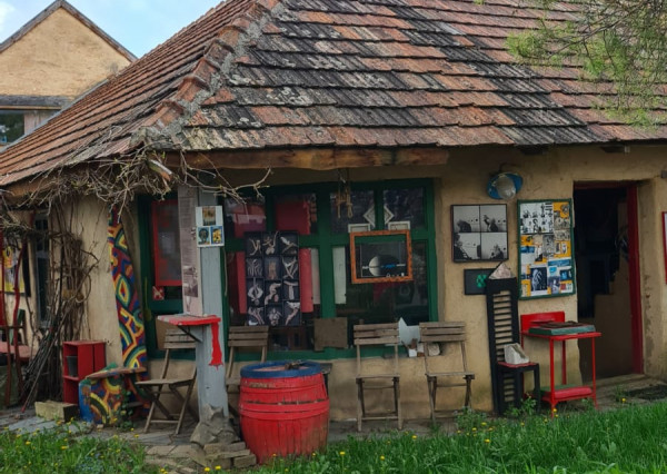 Netradičný vidiecky rodinný dom- Drienovec - R E Z E R V O V A N É