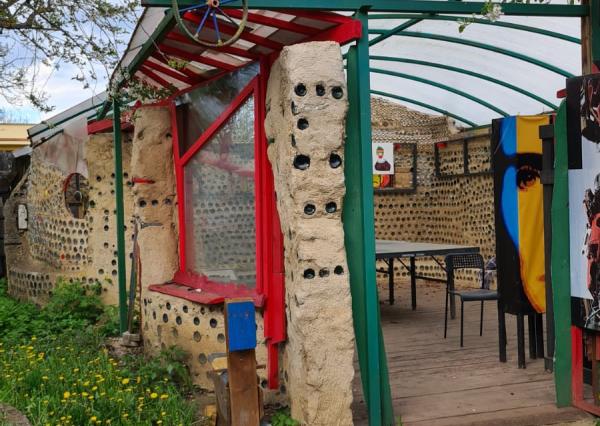 Netradičný vidiecky rodinný dom- Drienovec - R E Z E R V O V A N É