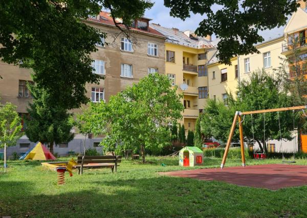 Prenájom priestranného a slnečného 4 izbového bytu - Košice, Zimná