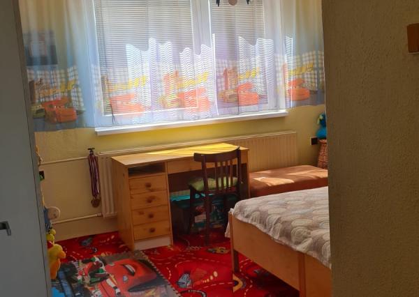 Rodinný dom s možnosťou využitia aj ako dvojgeneračný spolu so samostatnou stavbou - Mokrance