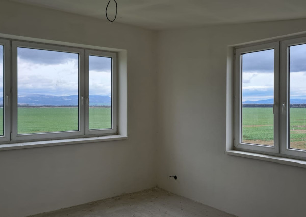 Polyfunkčna budova - Poľov