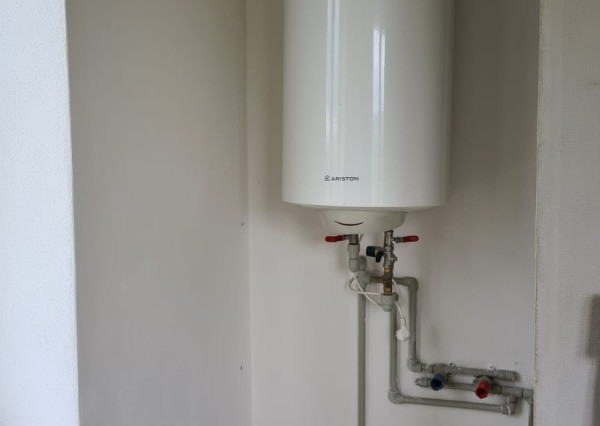 Polyfunkčna budova - Poľov