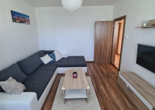 Na predaj priestranný, slnečný a moderne zrekonštruovaný 3 izb. byt - Košice, Nad jazerom