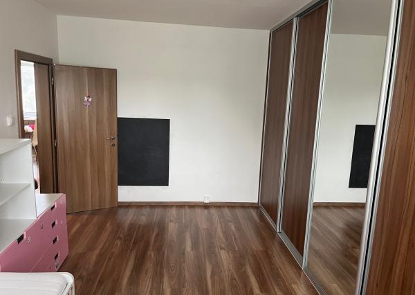 Na predaj priestranný, slnečný a moderne zrekonštruovaný 3 izb. byt - Košice, Nad jazerom