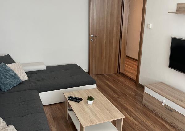 Na predaj priestranný, slnečný a moderne zrekonštruovaný 3 izb. byt - Košice, Nad jazerom