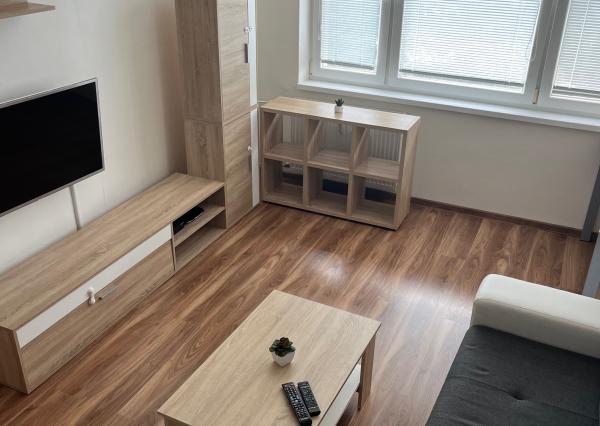 Na predaj priestranný, slnečný a moderne zrekonštruovaný 3 izb. byt - Košice, Nad jazerom
