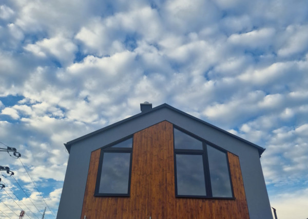 Skolaudovaný a zariadený záhradný dom v Moldave nad Bodvou.