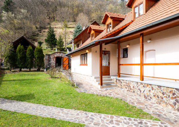 Vidiecky rodinný dom Háj