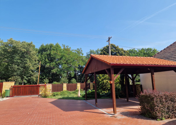 Rodinný dom - Bačkov