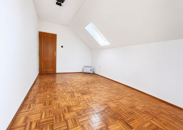 Vidiecky rodinný dom v Debradi