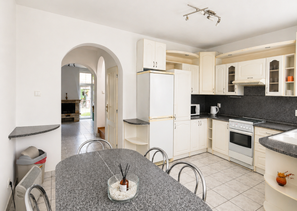 Vidiecky rodinný dom v Debradi