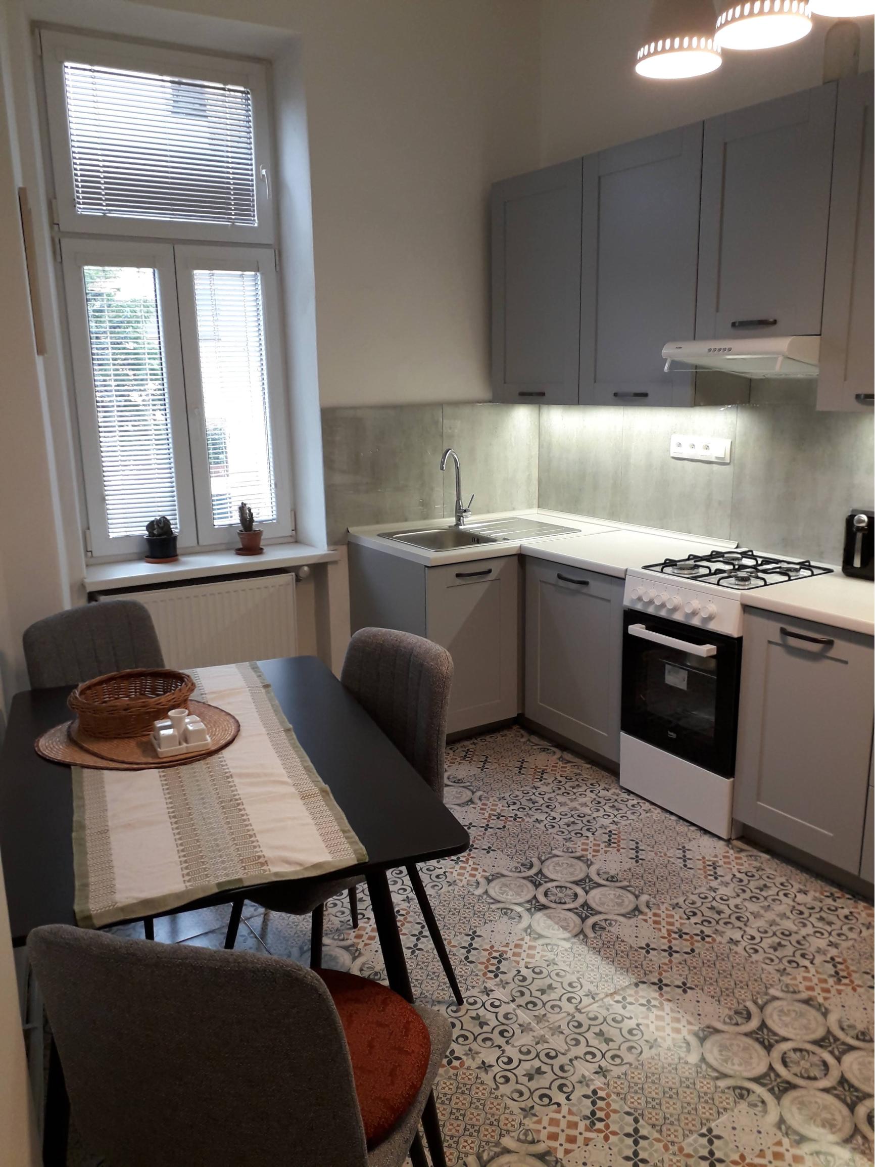 Prenájom 3 iz. byt - Košice, Jesenského