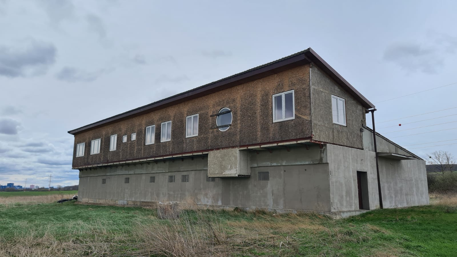 Polyfunkčna budova - Poľov