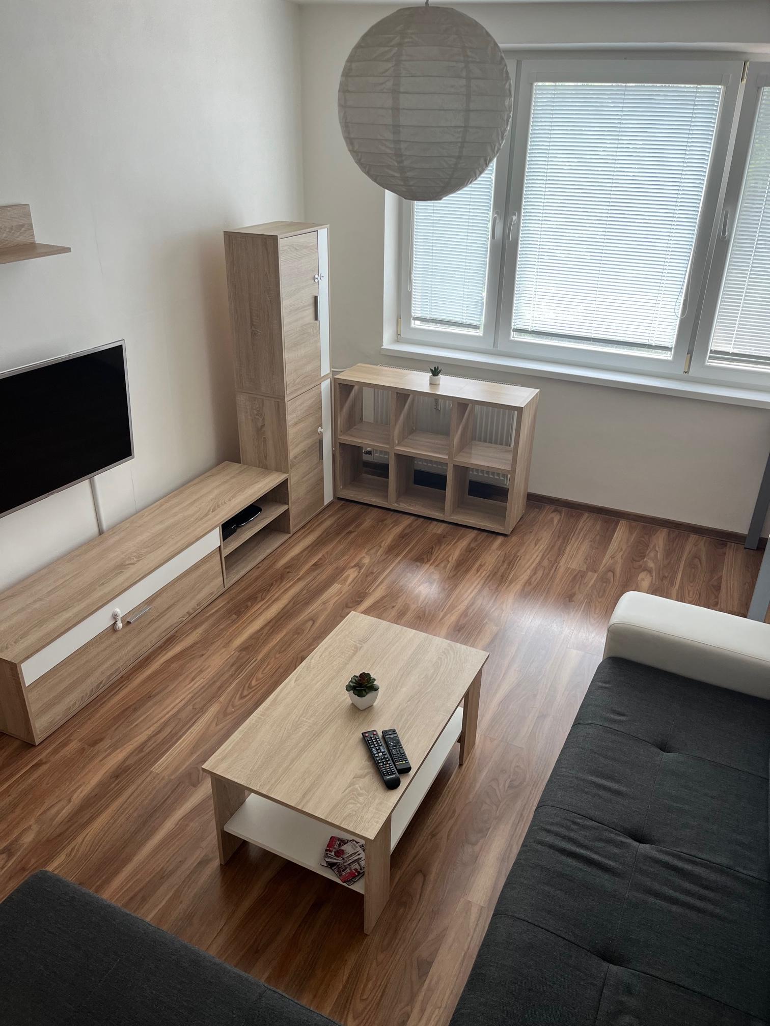 Na predaj priestranný, slnečný a moderne zrekonštruovaný 3 izb. byt - Košice, Nad jazerom